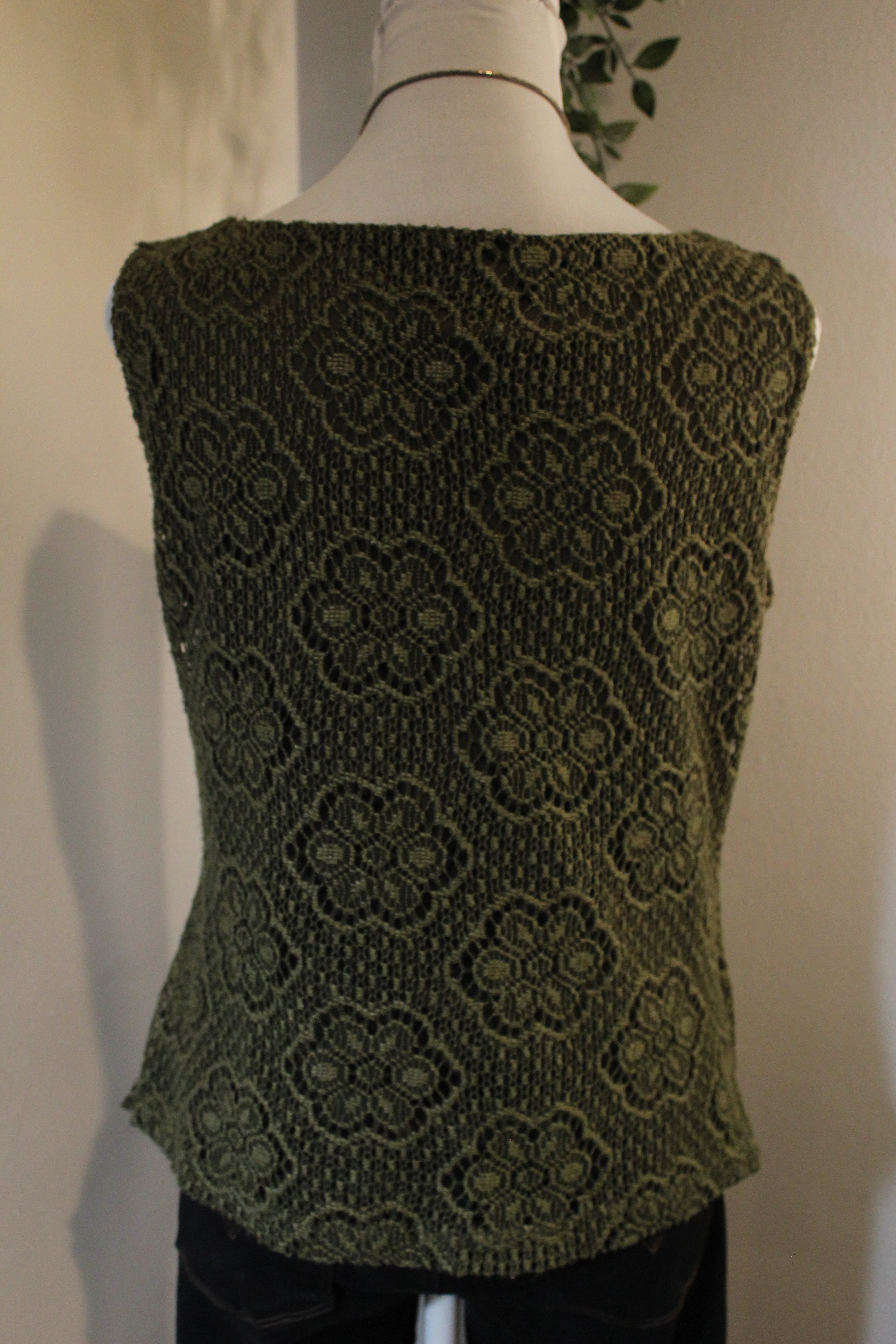 Green Lace Sleeveless Sweater Top