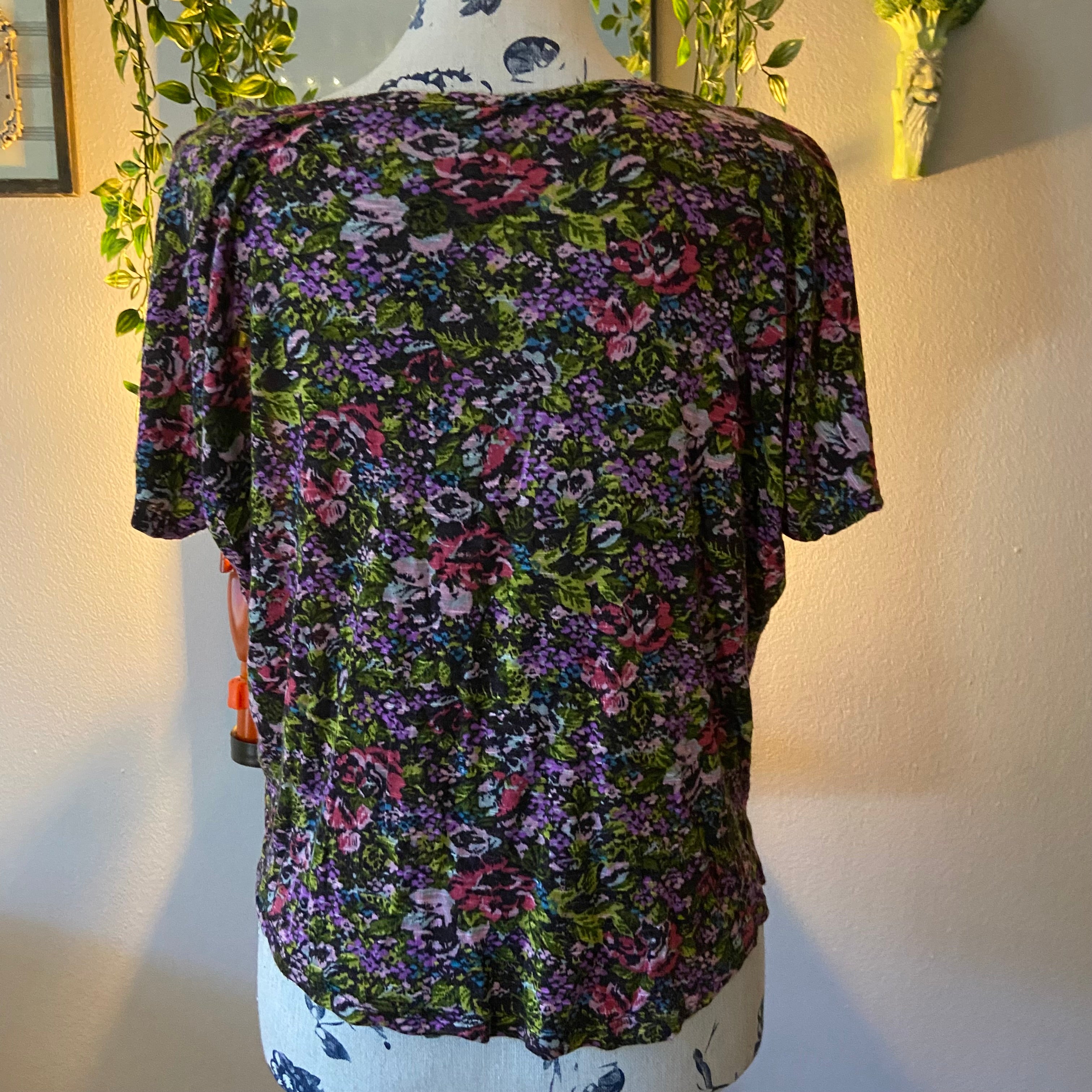 Floral Blouse with Buttons Detail