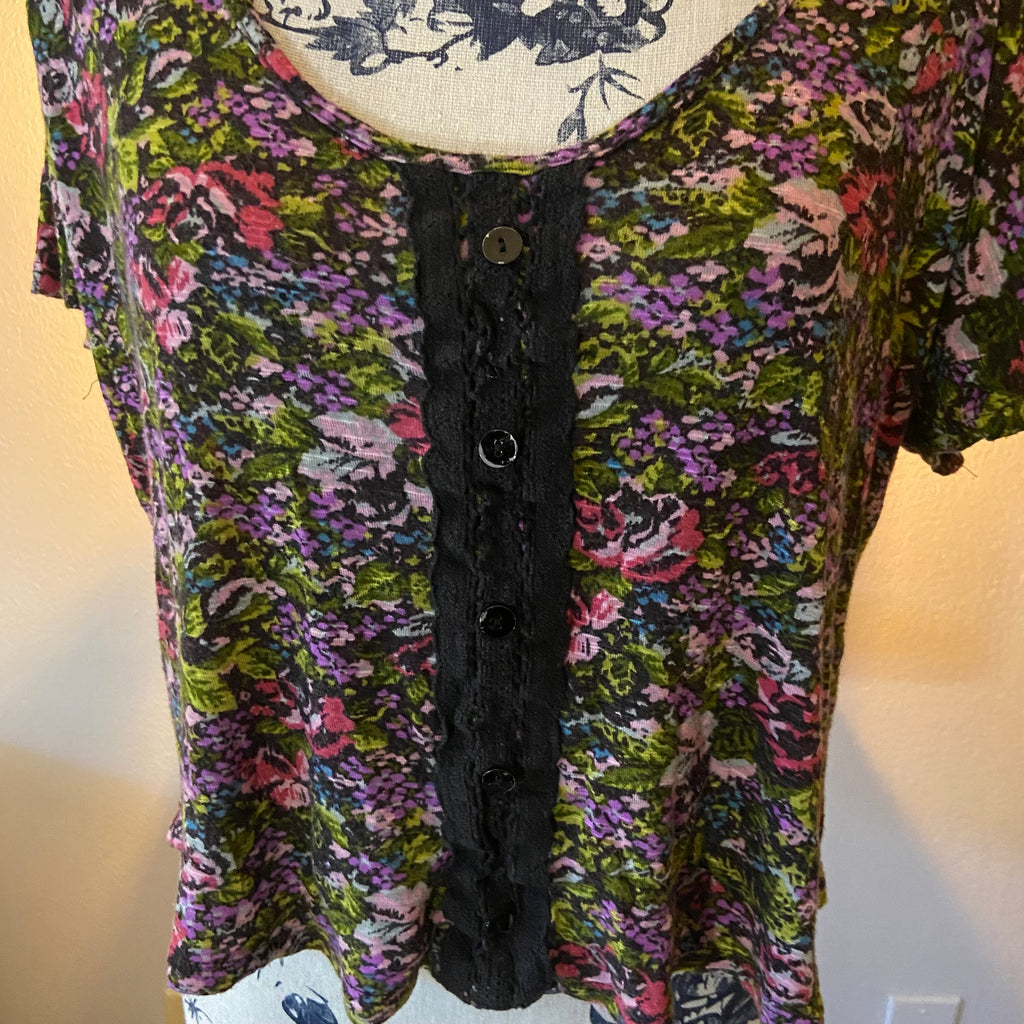 Floral Blouse with Buttons Detail